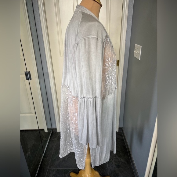 POL Grey Lace Accent Lightweight Cardigan - Picture 3 of 9